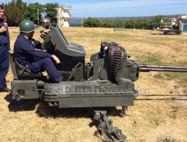 Κρήτη: Ασκήσεις του ΠΝ με πραγματικά πυρά σε στόχο που πλησίαζε στον Ναύσταθμο της Σούδας (φωτό, βίντεο)